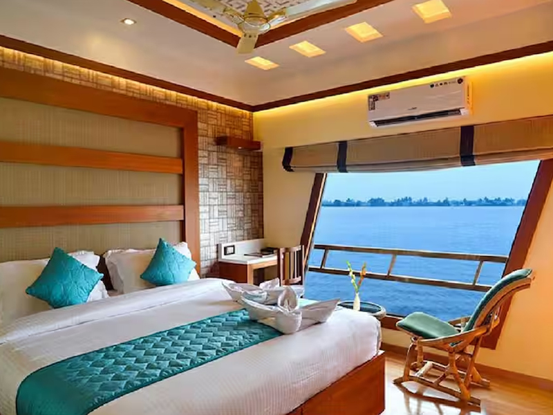 1 bedroom premium houseboat Alappuzha