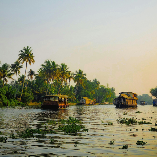 Alleppey houseboat tour with kayaking